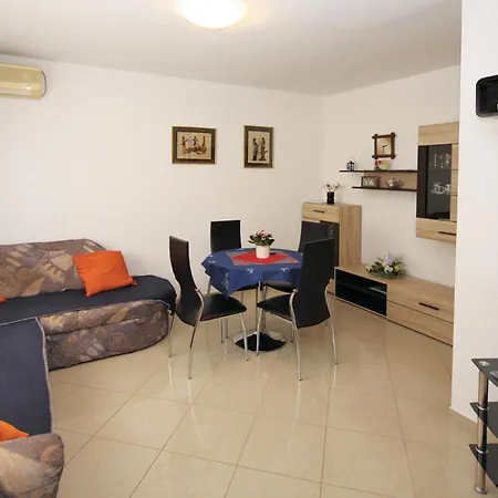 Apartment Awesome In With Wifi Pula